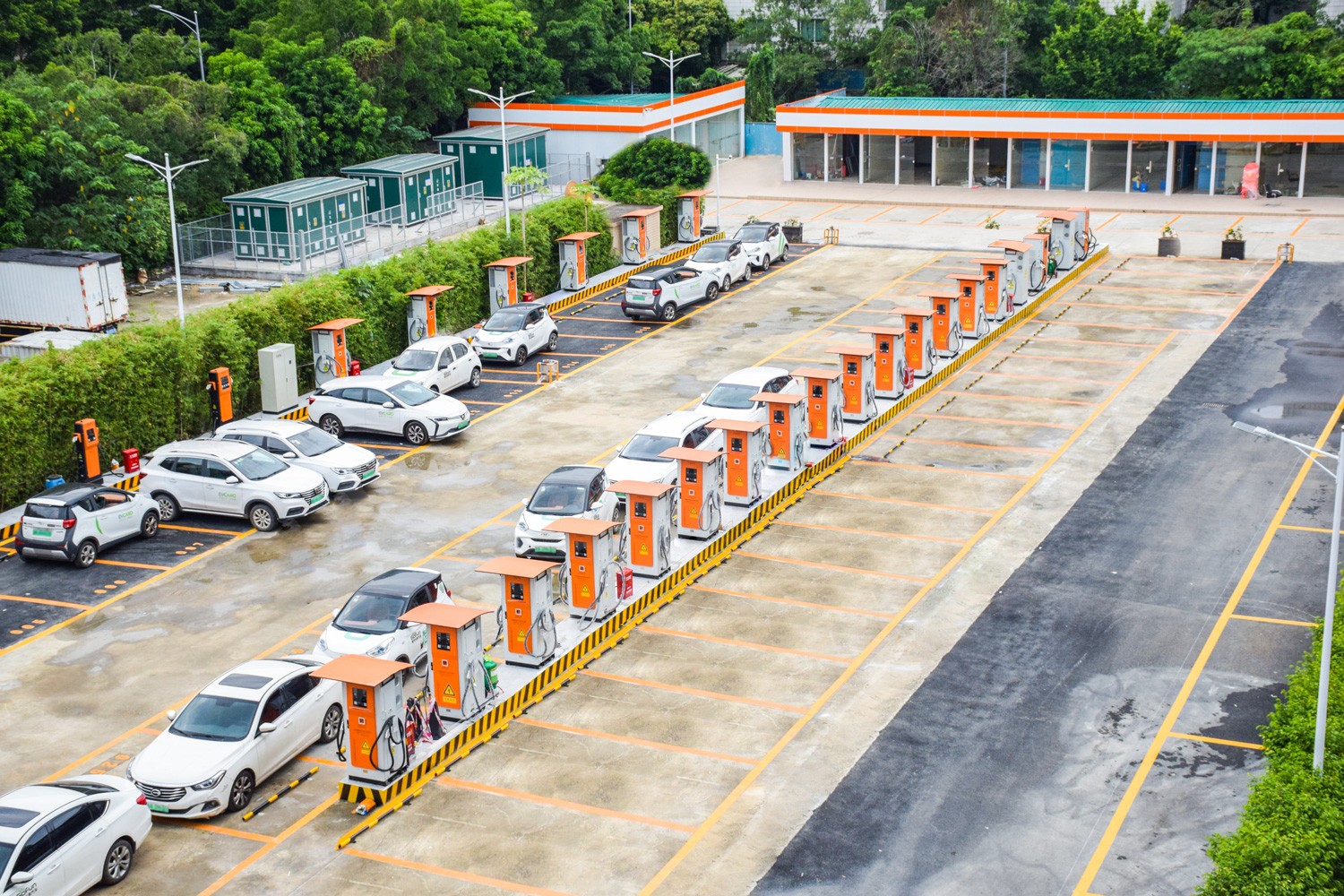 萬城萬充廣州東宏國際廣場充電站