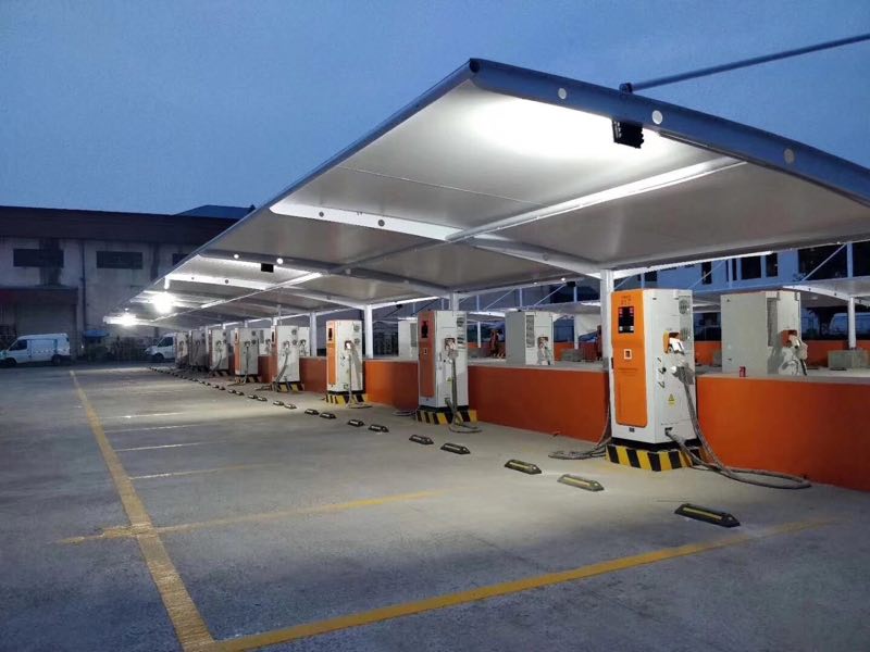 使用小區(qū)電動(dòng)車充電站要注意電池的保養(yǎng)